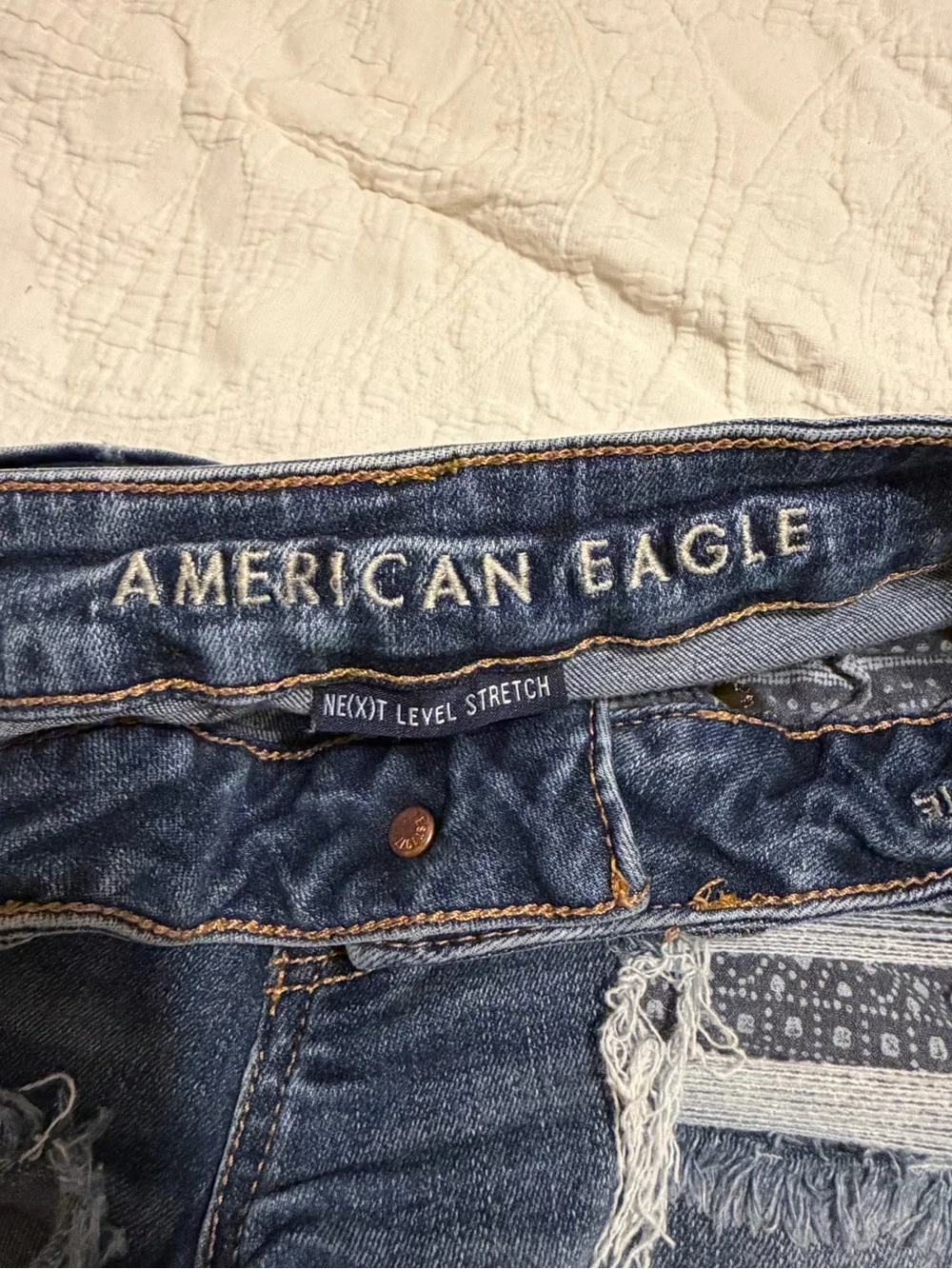 2 for$5✨American Eagle Outfitters Women’s Next Level Stretch Short Jeans Size 8
